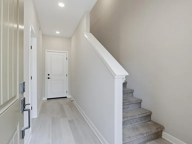 1577 Castillo #8 — Photo 31