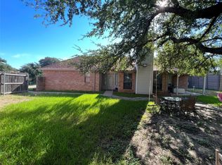 1401 Landmark Ct, Irving, TX 75060