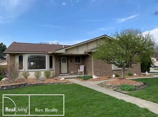 13755 Amanda Dr, Sterling Heights, MI 48313