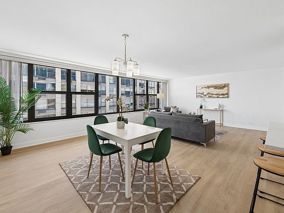 3rd image of 5801 N Sheridan Rd APT 20E