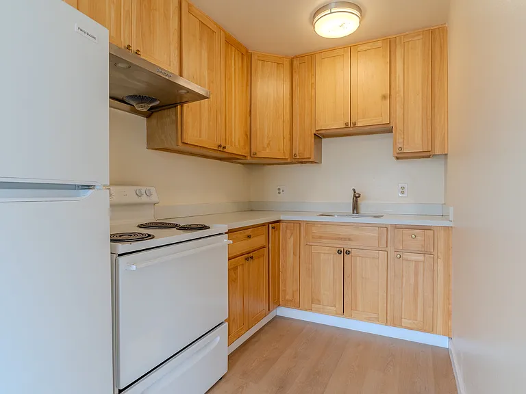 580 Lisbon St #6 — Photo 9