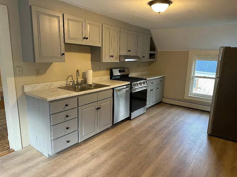 541 Main St #2 — Photo 3