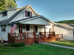 313 E Main St, La Farge, WI 54639