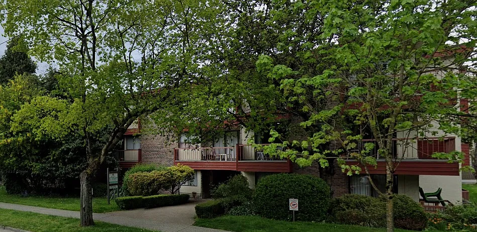 Pine Manor — Photo 2