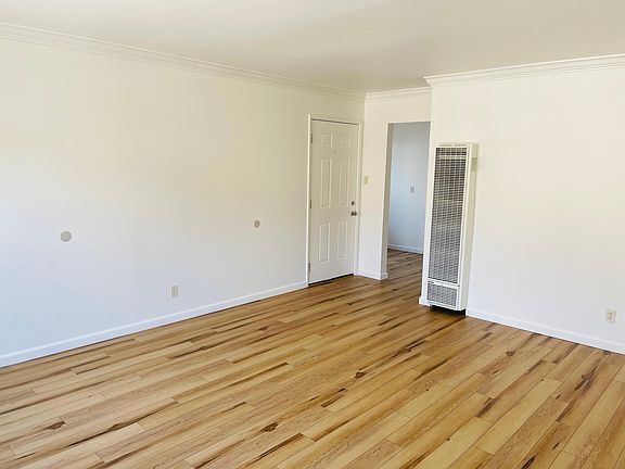 4th image of 112 Madrone Ave