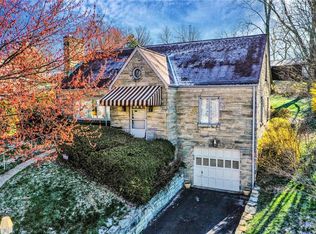 1037 Greentree Rd, Pittsburgh, PA 15220