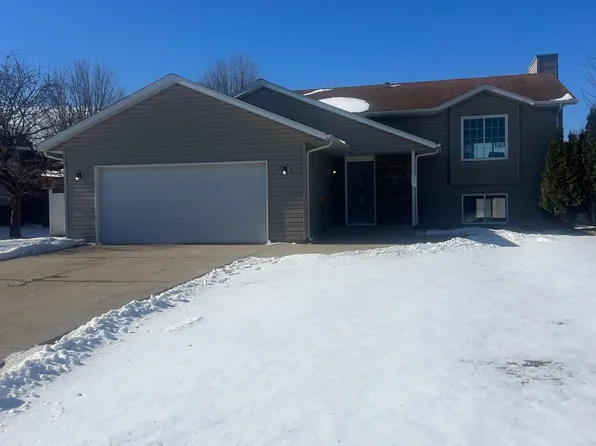 1940 La Casa Ln SE, Owatonna, MN 55060