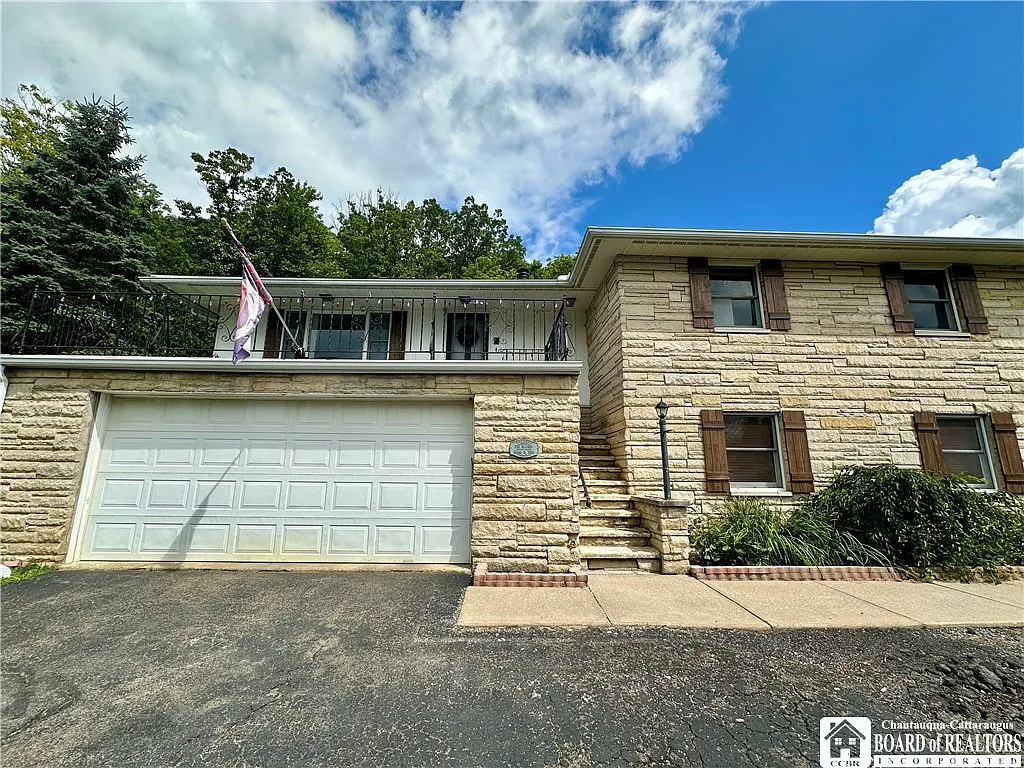 2424 Oakwood Ter photo 1