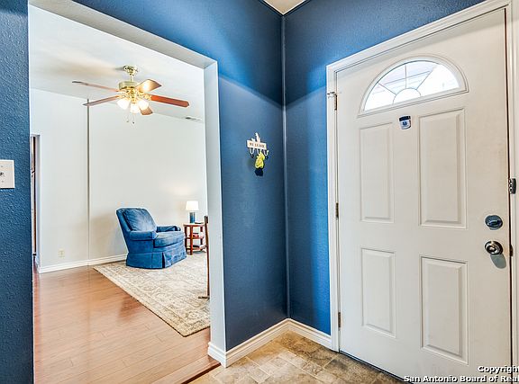 5th image of 475 S Hackberry Ave