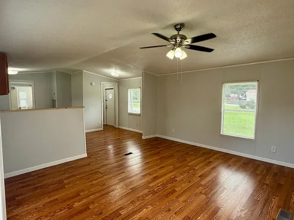15 Willow Crest Dr, Wetumpka, AL 36092