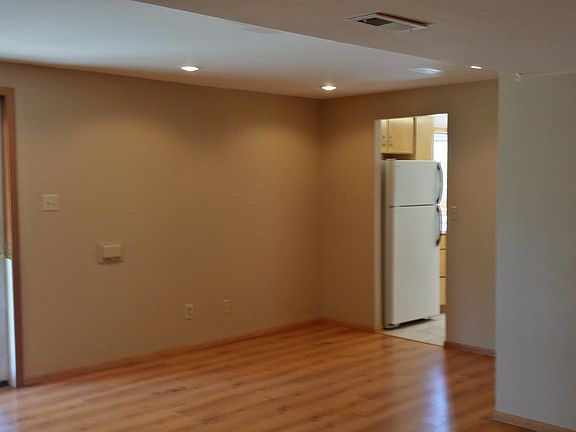 5th image of 22412 59th Pl W