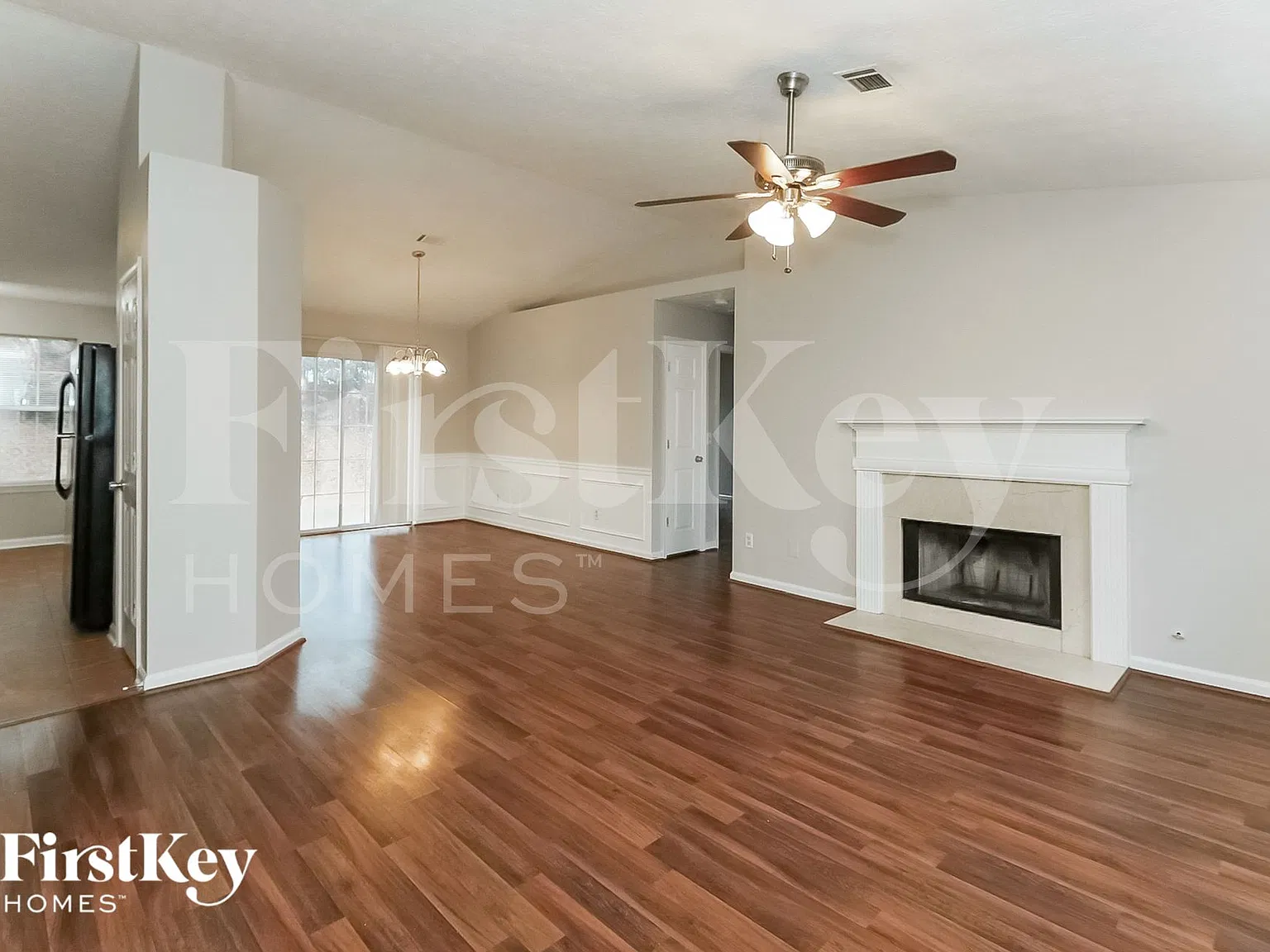3 bed, 2.0 bath, 1389 sqft, $2,040 — Photo 4