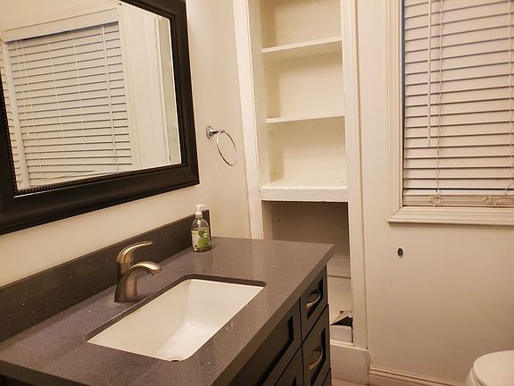 4th image of 1272-1276 N Ardmore Ave #1272