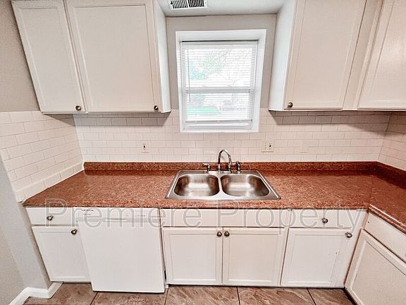 4th image of 605 N Seminole Dr