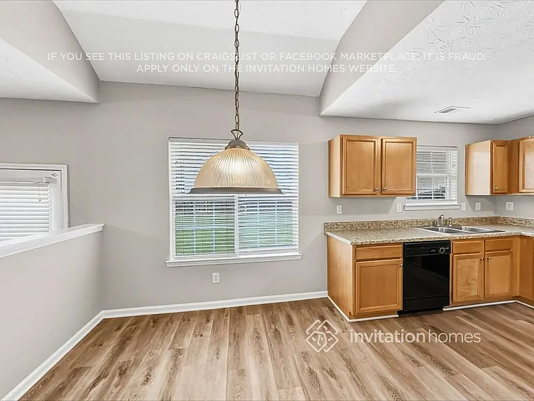 34 Churchill Park Dr — Photo 10
