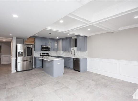 2nd image of 3056 W Palmer Blvd