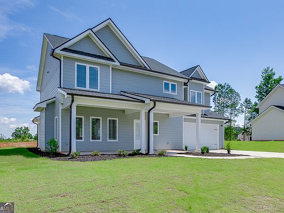 3rd image of 134 Boulder Dr