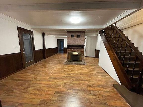 3rd image of 222 W C St