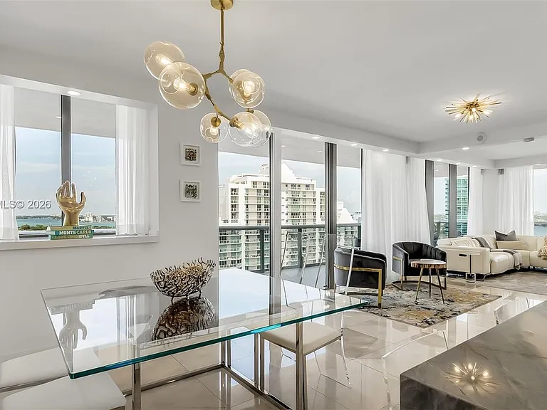 5875 Collins Ave #1807 — Photo 22