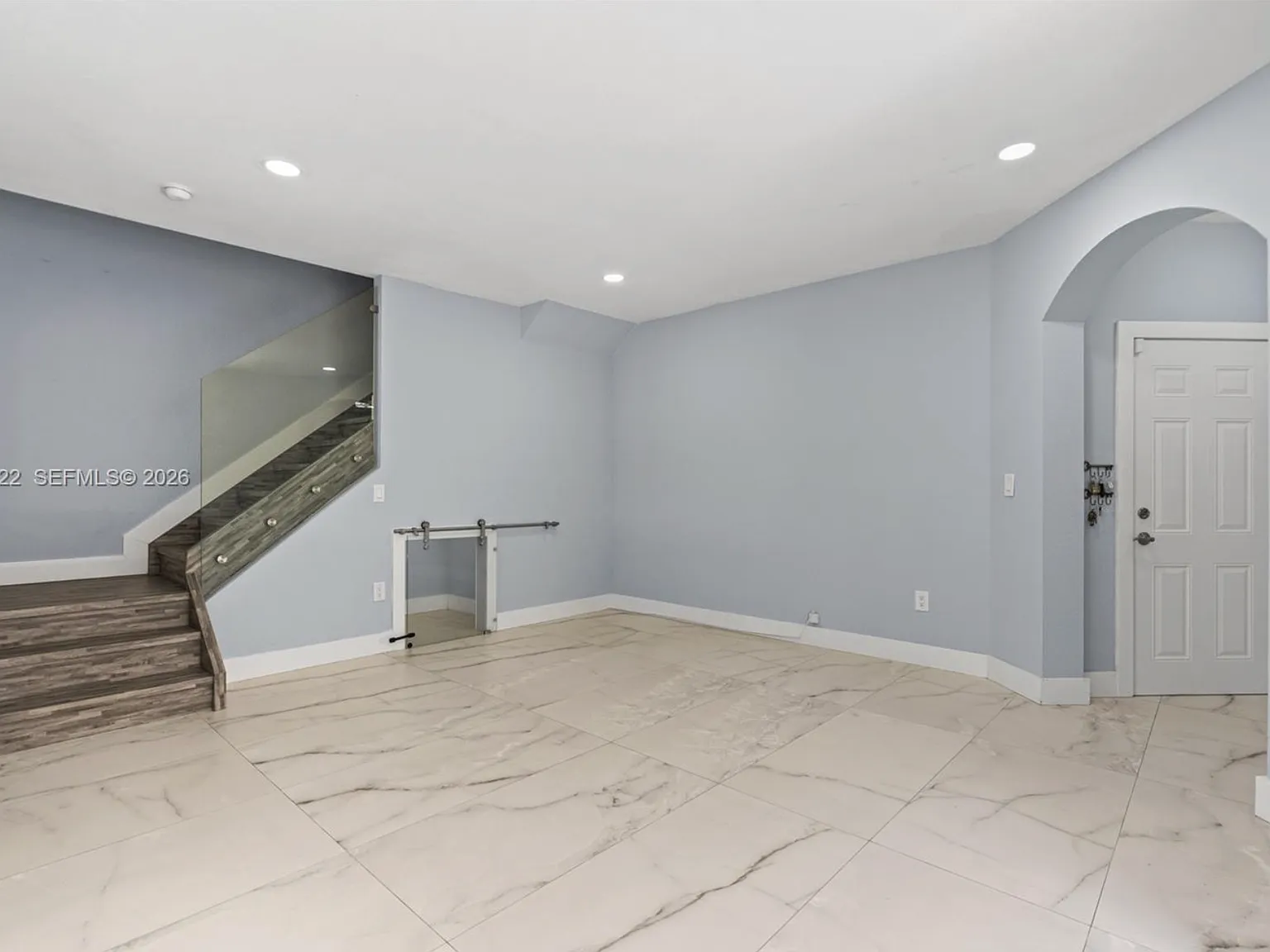 4 bed, 2.5 bath, 1991 sqft, $3,700 — Photo 1