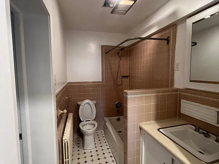722 W Main St — Photo 12