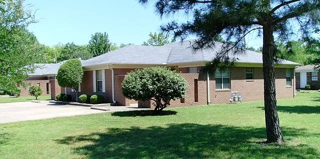 332 Hubbard Rd — Photo 2