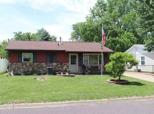 1705 Lamar Dr, Pekin, IL 61554