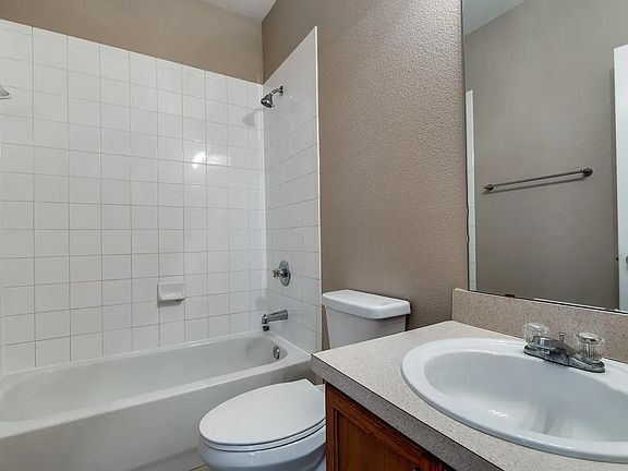 5th image of 5901-5917 Lovingham Ct