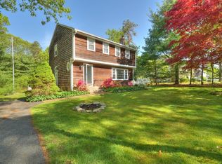 12 Knoll Rd, Plymouth, MA 02360