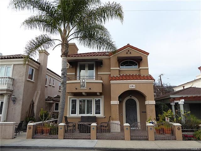 1st image of 121 Cordova Walk