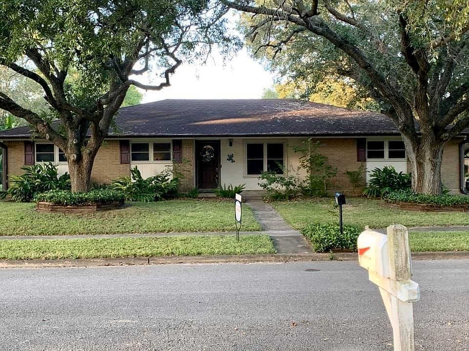 1st image of 2025 Sandlewood Dr
