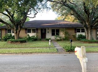 2025 Sandlewood Dr, Bay City, TX 77414