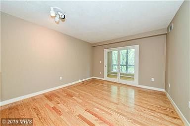 4th image of 1050 N Taylor St APT 204