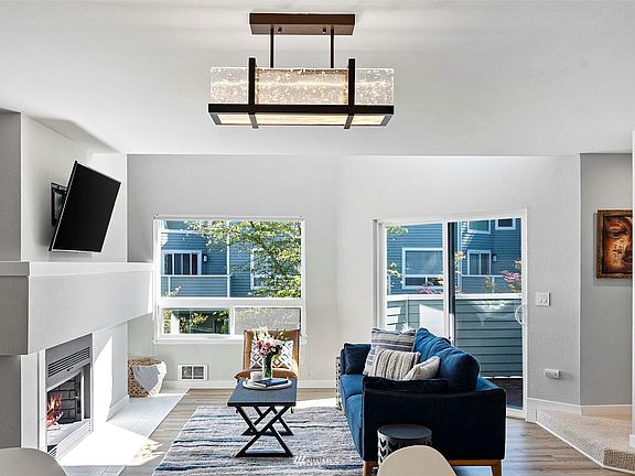 4th image of 21935 7th Ave S #118