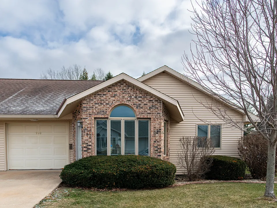 990 Hope Dr