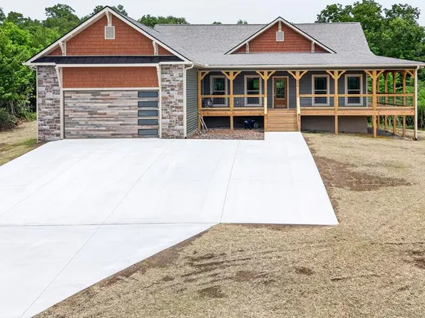 8036 Hebbertsburg Rd, Crab Orchard, TN 37723