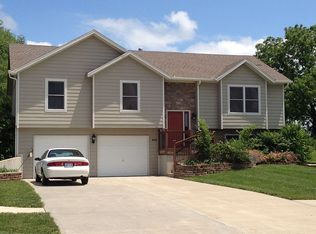 405 Turkey Run Cir, Oskaloosa, KS 66066