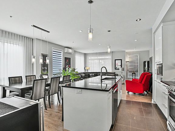 4th image of 11805 Rue Damboise #304