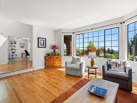 3rd image of 4105 Woodhill Ct