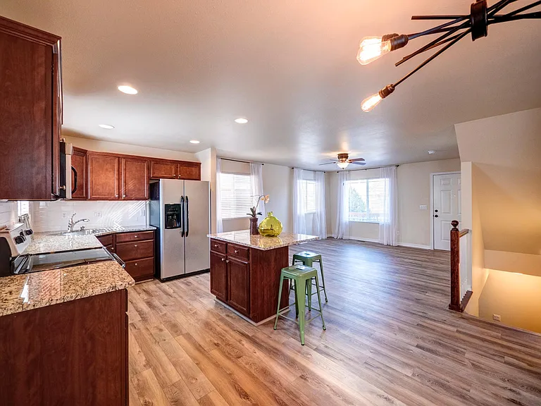 2641 Lynbarton Point — Photo 5