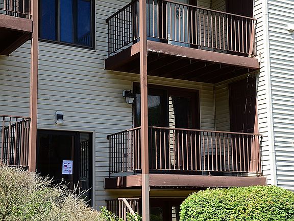 2nd image of 189 Littleton Rd Unit 33