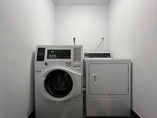 Rented by ABCO Commercial Properties, LLC | media 24