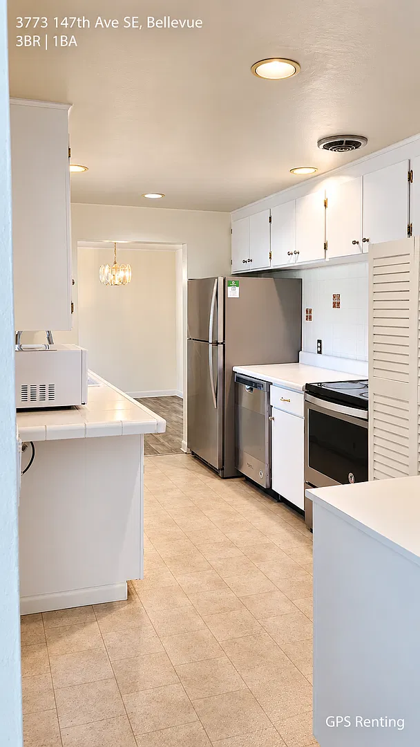Prime Location, Modern Comfort, Exceptional Schools! — Photo 4