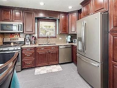5th image of 3109 Longleaf Dr