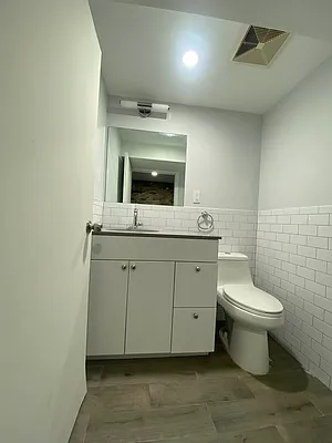 Rented by Hagstrom Management Inc | media 30