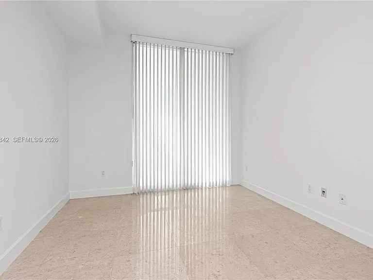 218 SE 14th St #TS206 — Photo 22