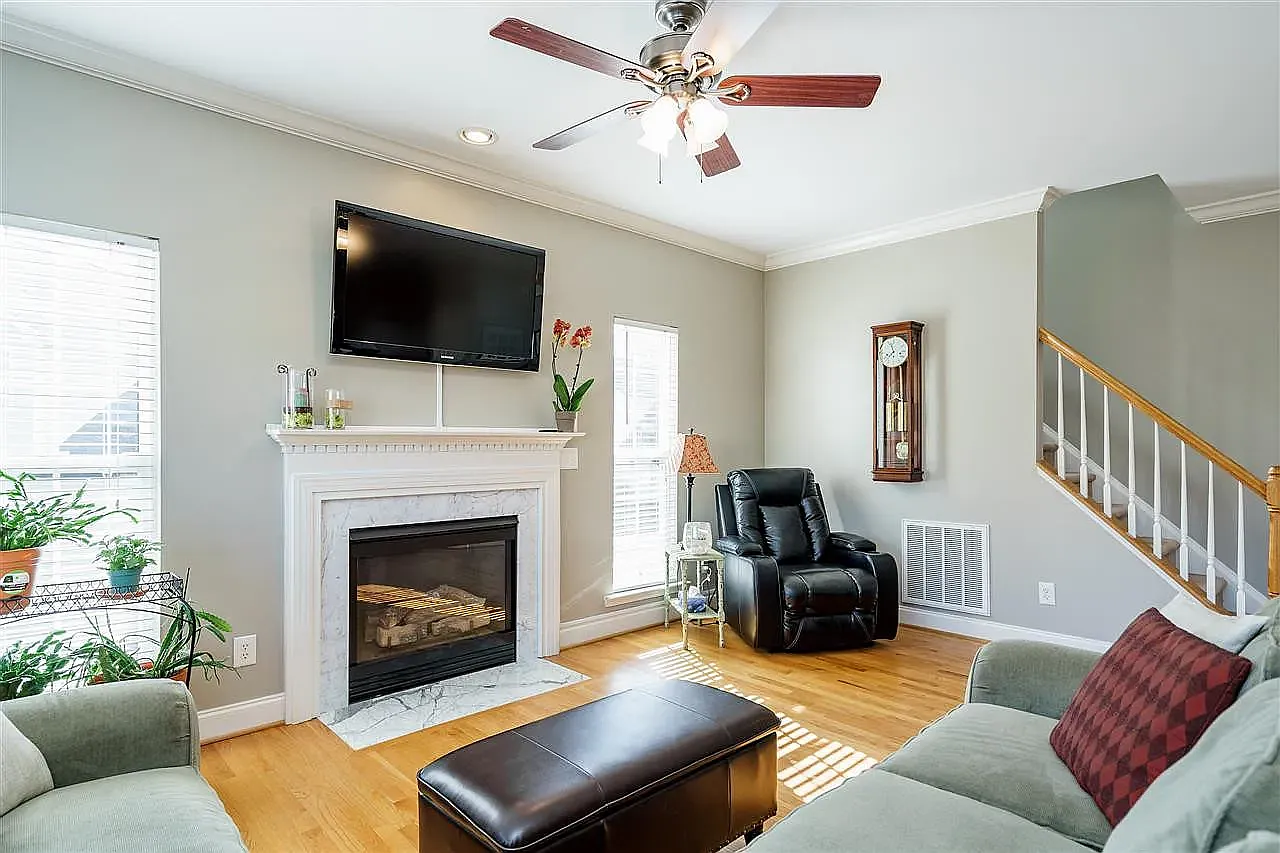 3 bed, 1820 sqft, $2,250 — Photo 3