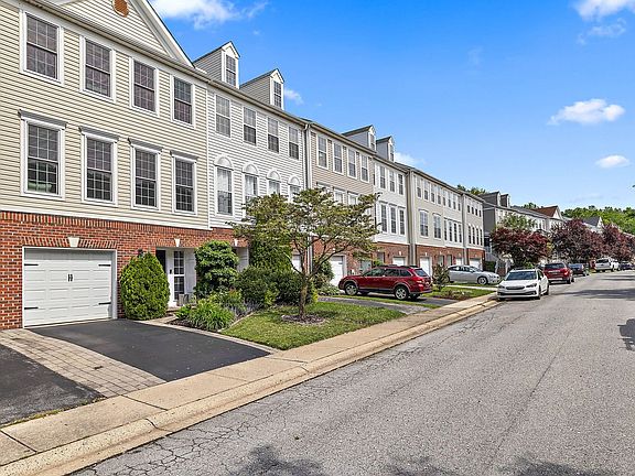 2nd image of 506 E Boxborough Dr