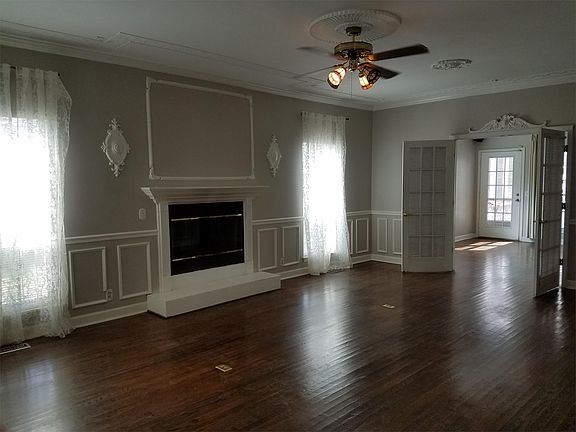 5th image of 84 Thornhill Dr