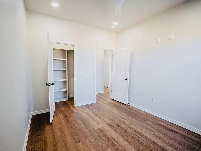 19001 Sierra Madre Dr — Photo 25
